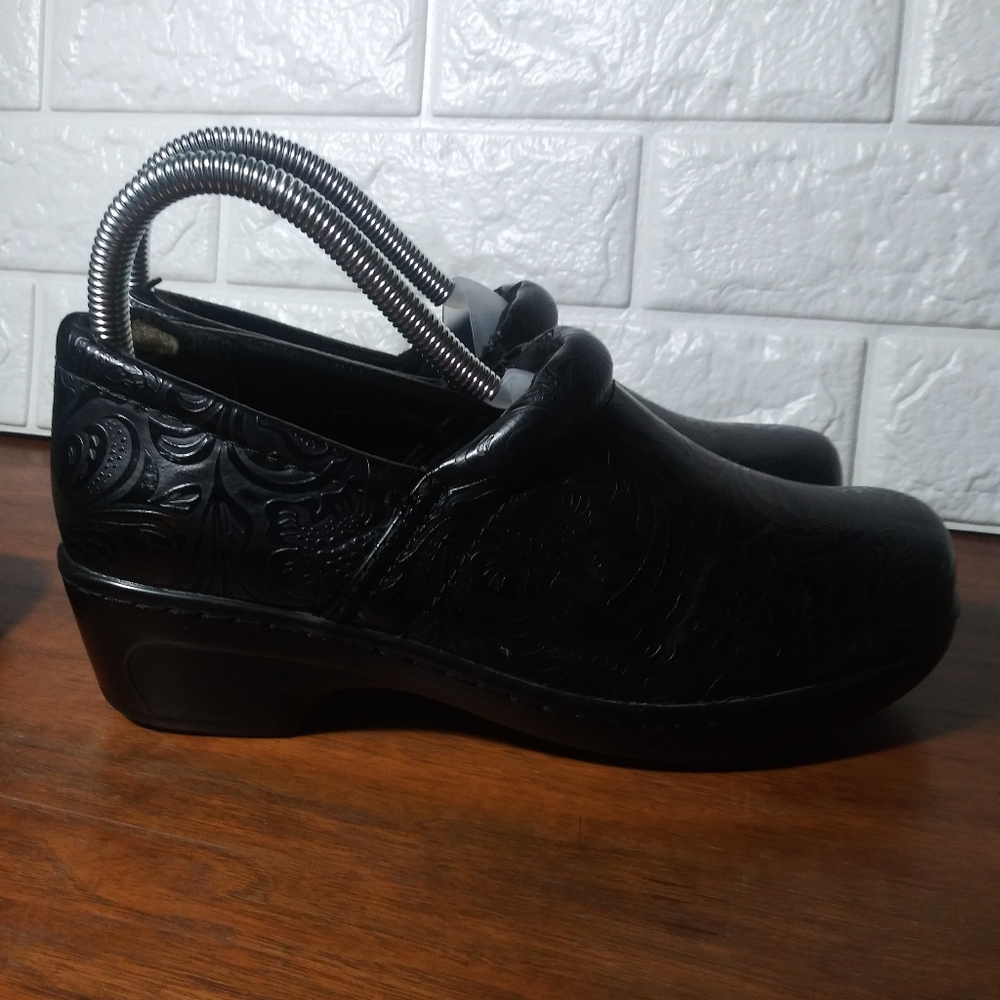Falls Creek clogs